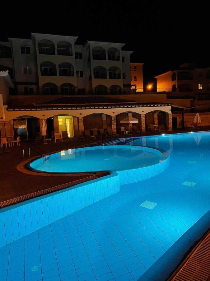 Cozy 2 Bedrooms Apartment In Complex With Swimming Pools And Beautiful View Paphos Ngoại thất bức ảnh